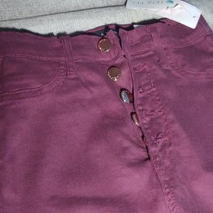 Akira cropped jeans, Size 3